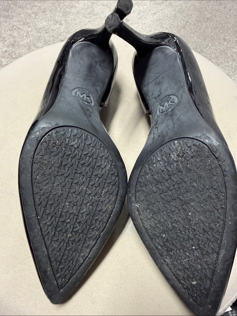 MICHAEL Michael Kors Black Patent Pointed Toe Pumps with Logo Accent - Picture 4 of 4